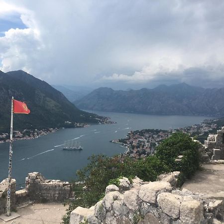 Charming Apartment In Kotor Exteriör bild